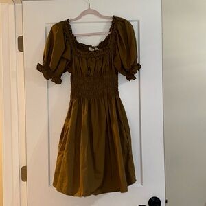 Levi’s- army green scrunch mini dress with pockets